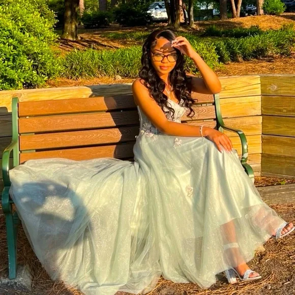 Prom/Formal Dress - Picture 4 of 6